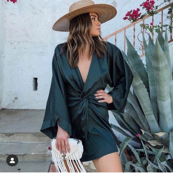 Storia Dresses & Skirts - Storia Satin Kimono Dress